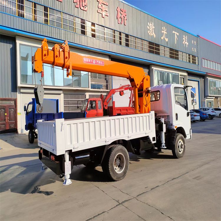 衡水市三轮随车吊定制 农用改装机自备吊中瑞长期出售