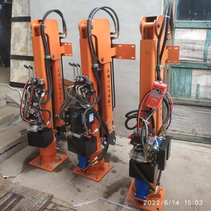 衡水市重汽蓝牌随车吊 3.2吨 国六动力强 液压驱动 农用自卸起重机